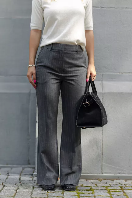 five units Olivia regular 226 meteorite pinstripe 