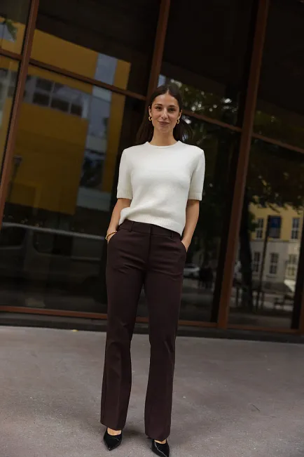 Five units Clara FV Regular 053 Deep Garnet dressbukse