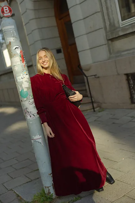 Nectar Greta Velvet Long Dress Ruby fløyelskjole
