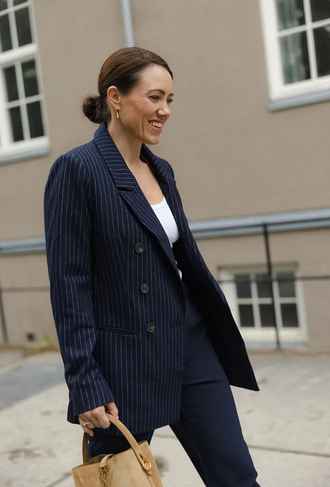 Hiil studio Pure Blazer Navy Pinstripes dressjakke 6