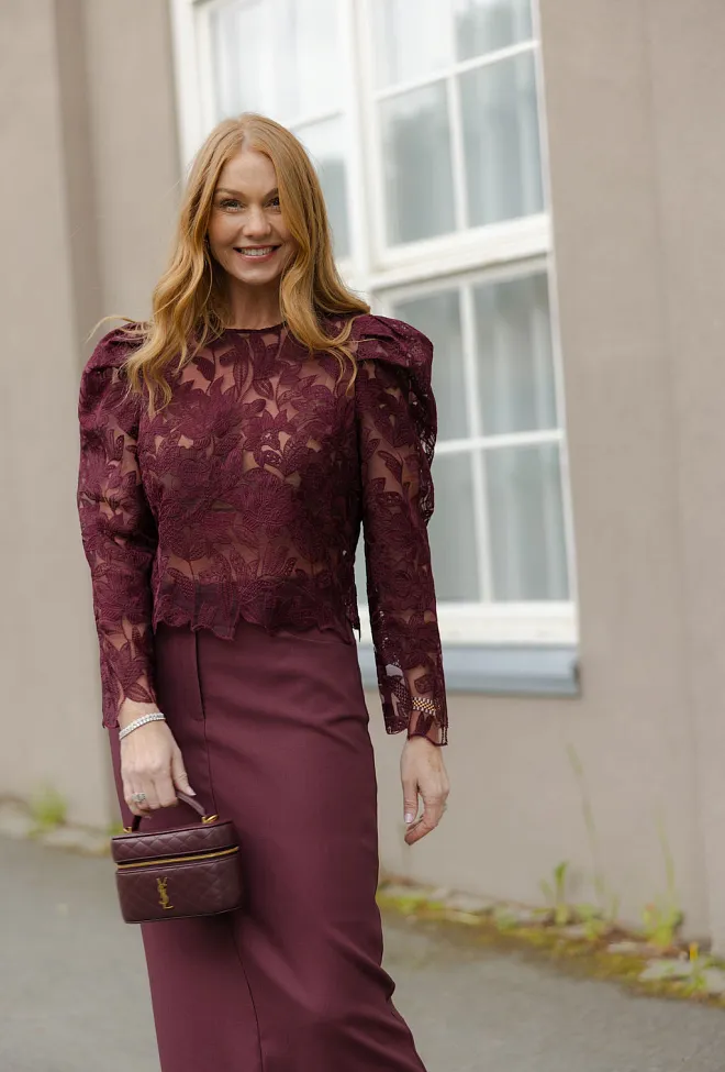 Hiil studio Beauty Blouse Bordeaux blondebluse