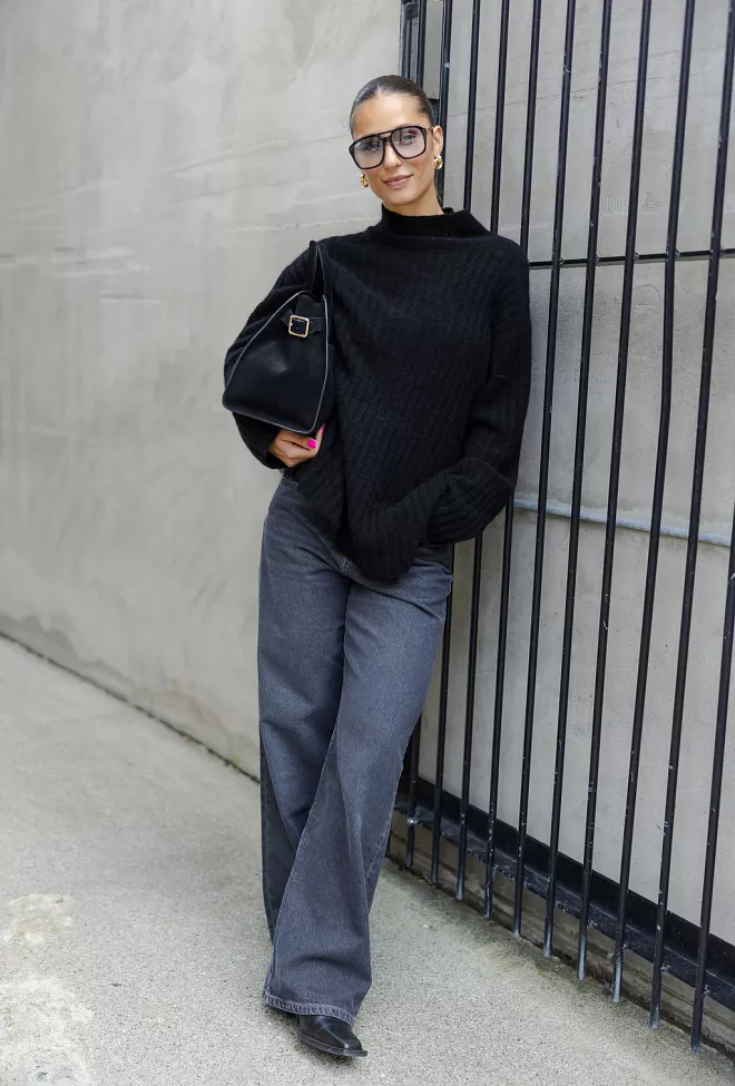 Carma Collection Bente Knit Black strikket genser 2