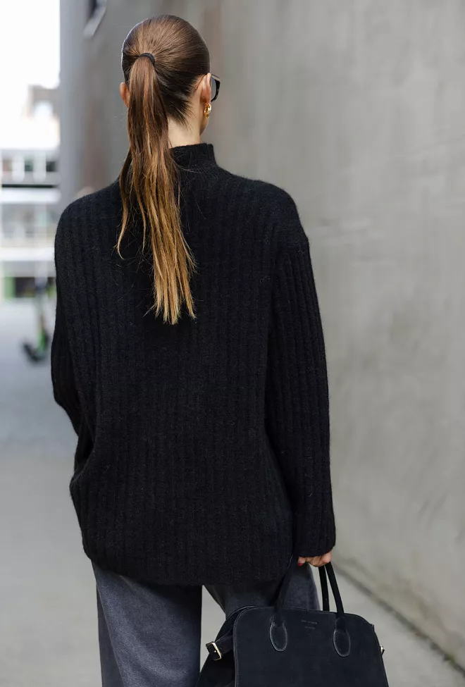 Carma Collection Bente Knit Black strikket genser 7