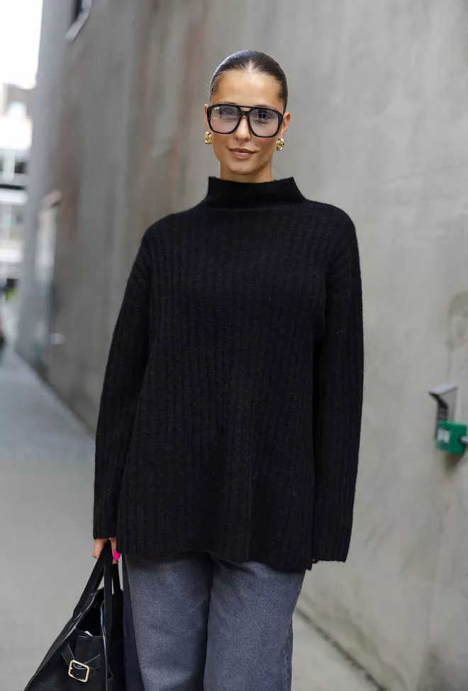 Carma Collection Bente Knit Black strikket genser 3