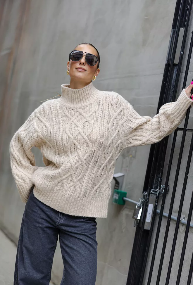 Carma Collection Turid Cable Knit Nature strikket genser 7