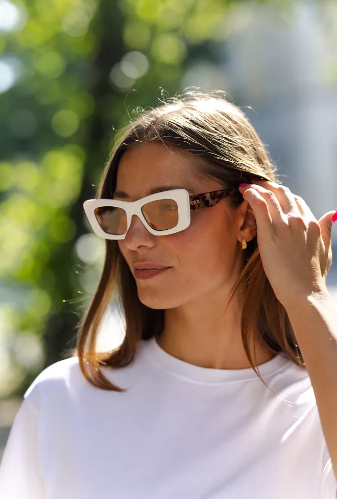 Otra Eyewear Zoe Cream/Tort Brown solbriller 4