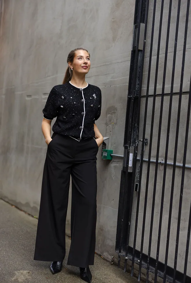 Gestuz Debra GZ Cardigan Black strikket jakke 2