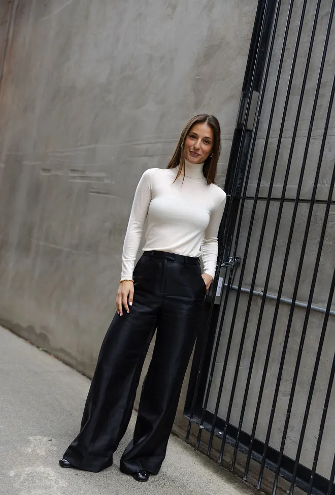 Carma Collection line rollneck off-white 5