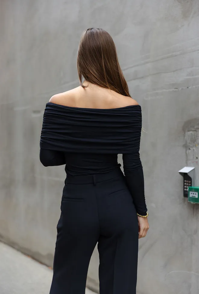 Andiata Boxus Sweater Black topp 10