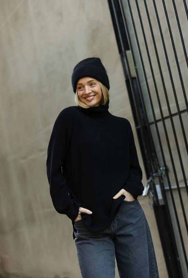 HiiL Studio Gabriella Sweater Black genser 4