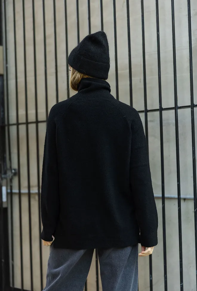 HiiL Studio Gabriella Sweater Black genser 6