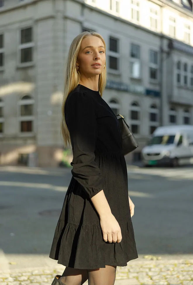 Nectar Vitality Dress Black cordkjole minikjole 4