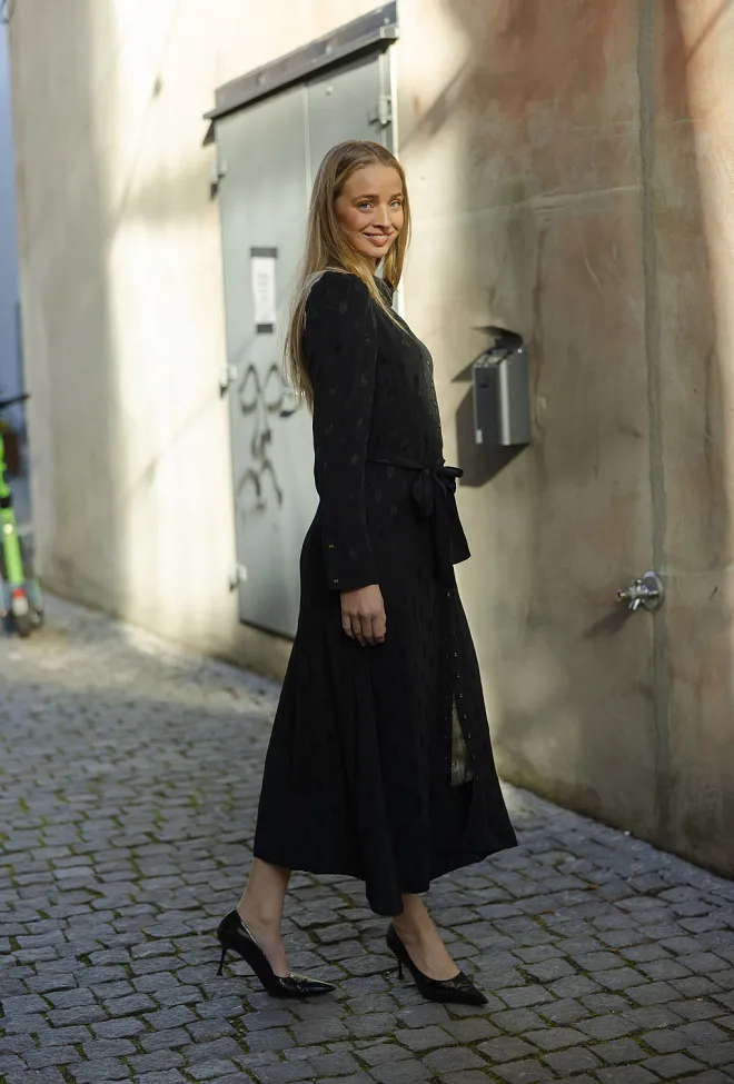 byTiMo Viscose Shirt Dress Black midikjole 3