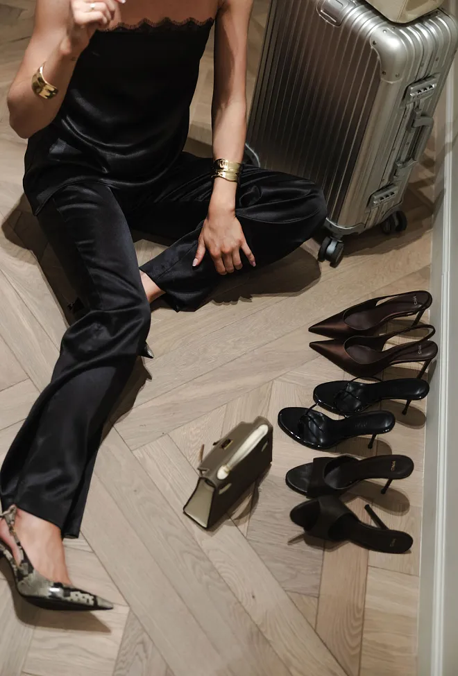 HiiL Studio x Thea Kristine Steen Sateen Pant Black dressbukse 5