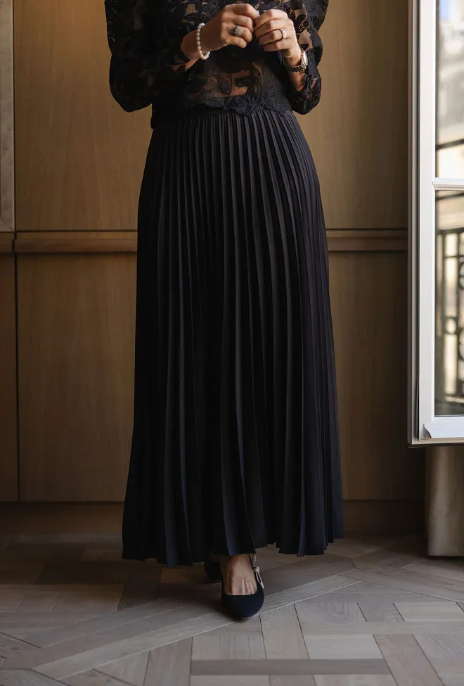 HiiL Studio Amelie Pleated Skirt Black skjørt sort 