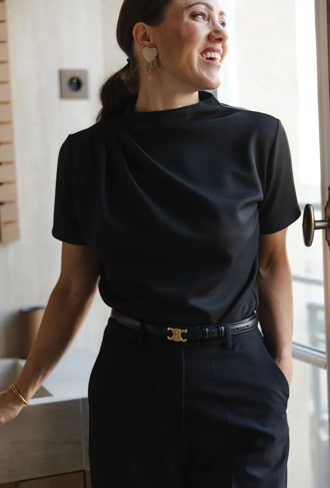hiil studio icy tee black top sort 2