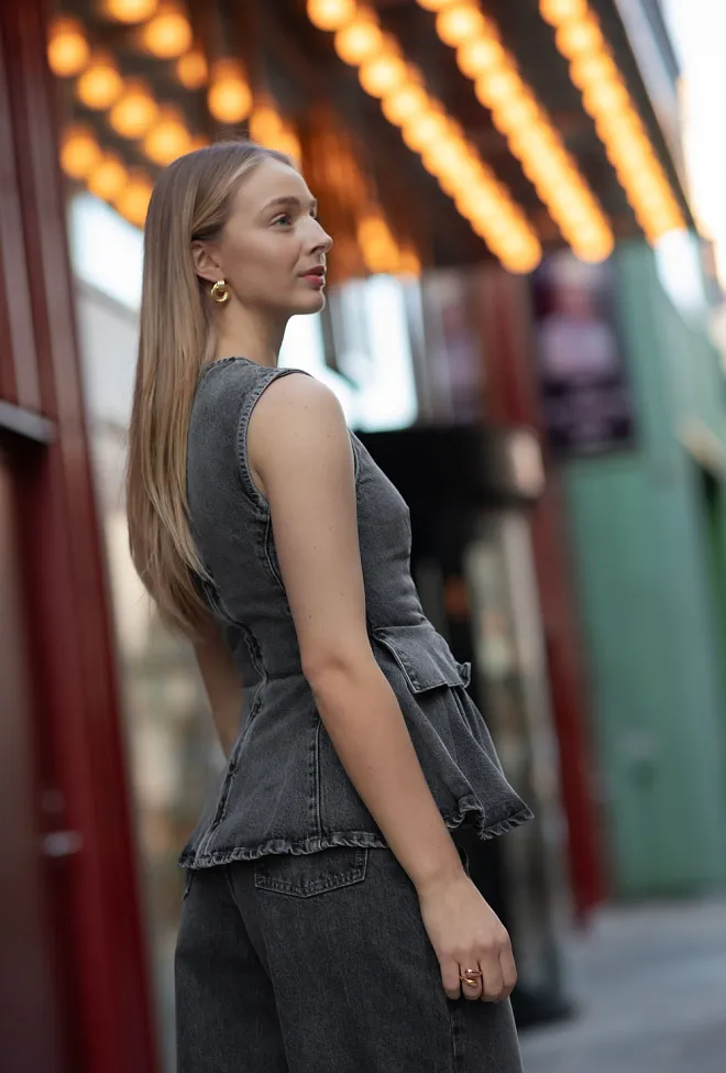 Remain Peplum Denim Top Frost Gray denimtopp 4