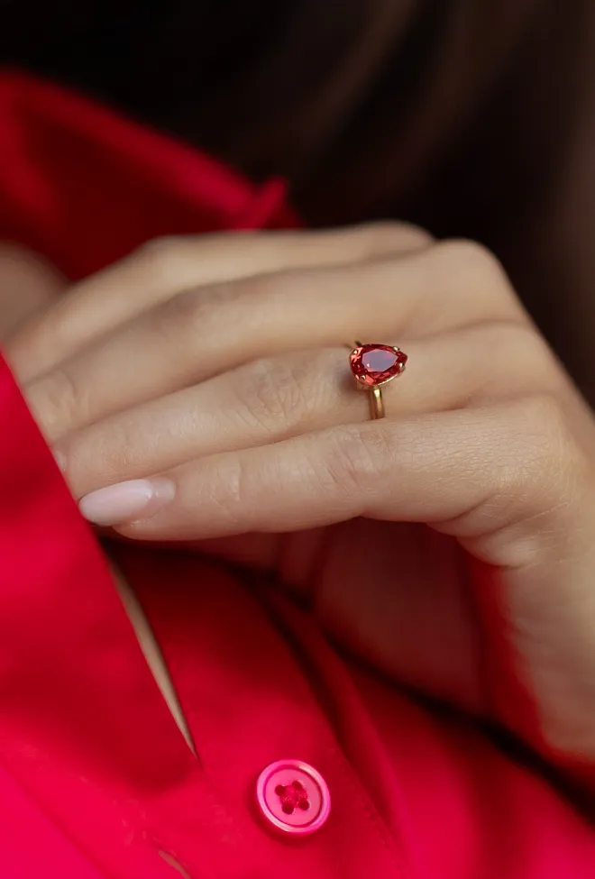 Caroline svedbom Petite Drop Ring Gold Light Siam 