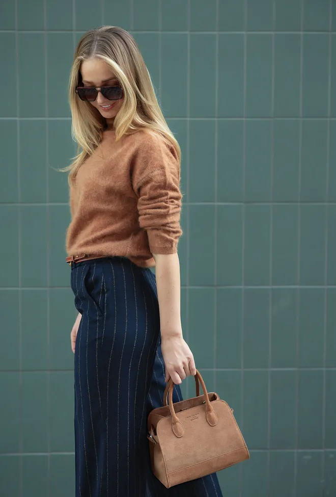 hiil studio x jim rickey tote small suede tan veske 4