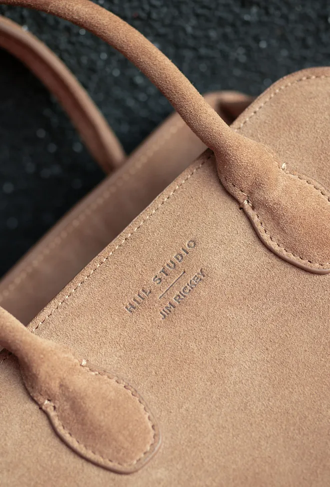hiil studio x jim rickey tote small suede tan veske 7