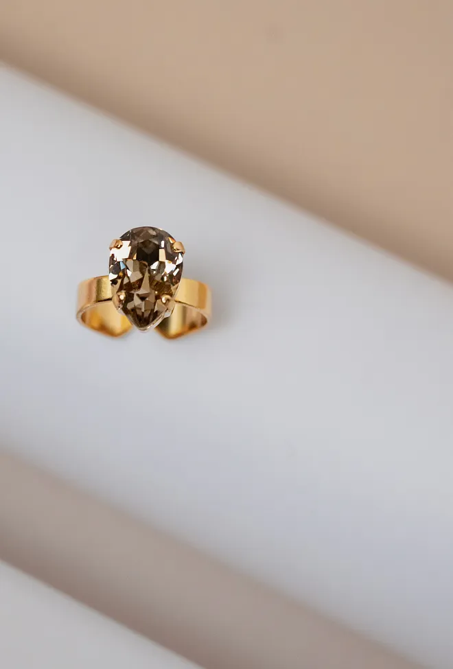 Caroline Svedbom Mini Drop Ring Gold Greige ring 3