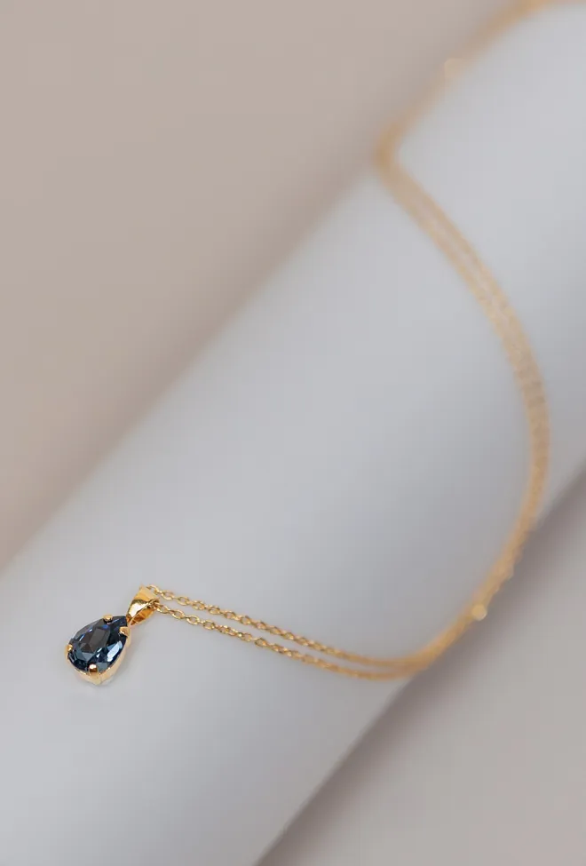 Caroline Svedbom Petite Drop Necklace Gold Denim blue smykke
