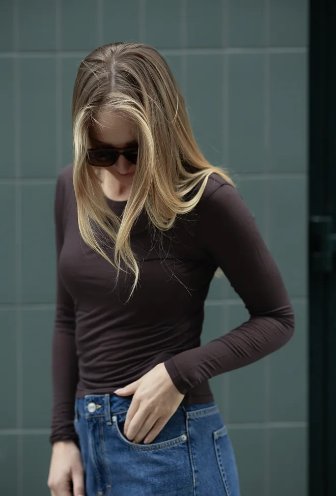 Anine Bing Sylvie Long Sleeve Tee Dark Brown genser 3