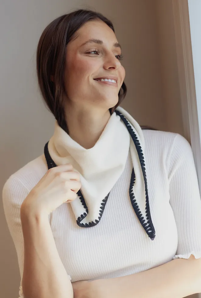 christian aks Mina Stitched Merino Scarf Eggshell 4