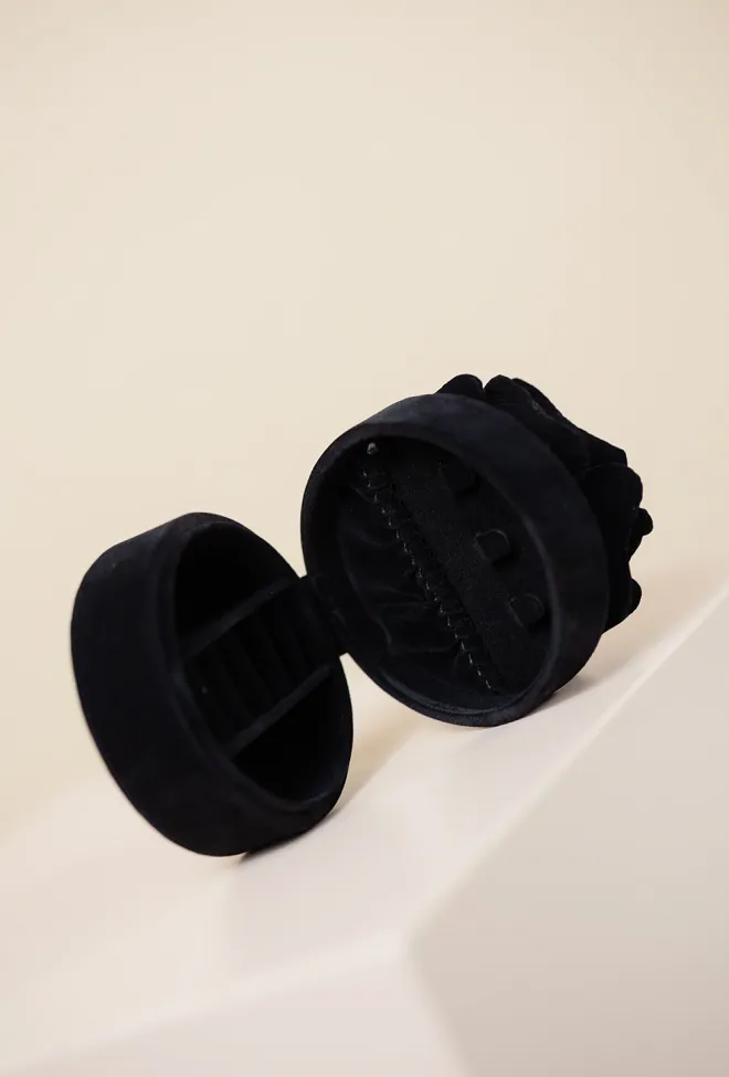 DAY ET Day Velvet Flower Jewelry Round Black smykkeskrin 2