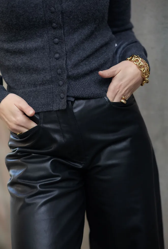 Remain Cocoon Leather Pants Black skinnbukse 3