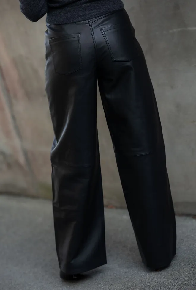 Remain Cocoon Leather Pants Black skinnbukse 7