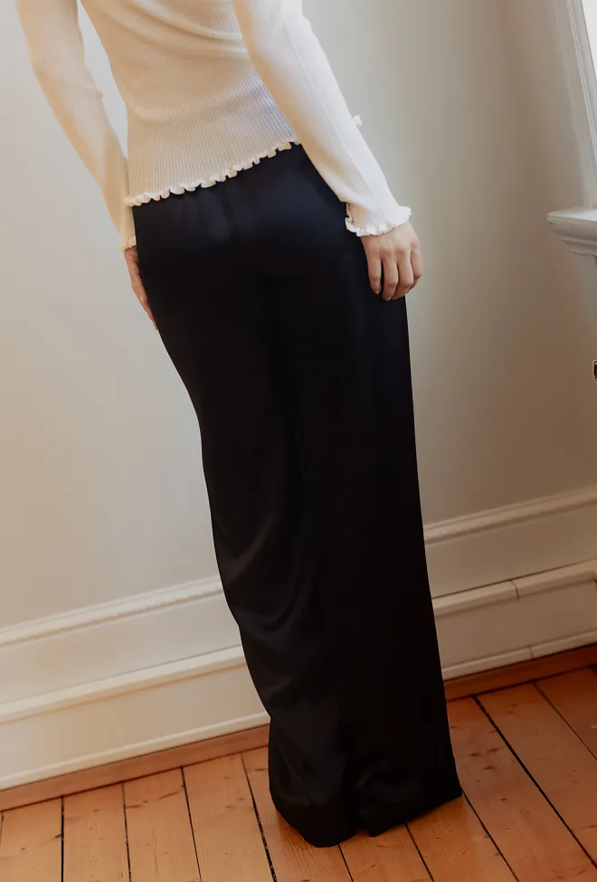 Christian Aks Naja Viscose Trouser Black bukse 5