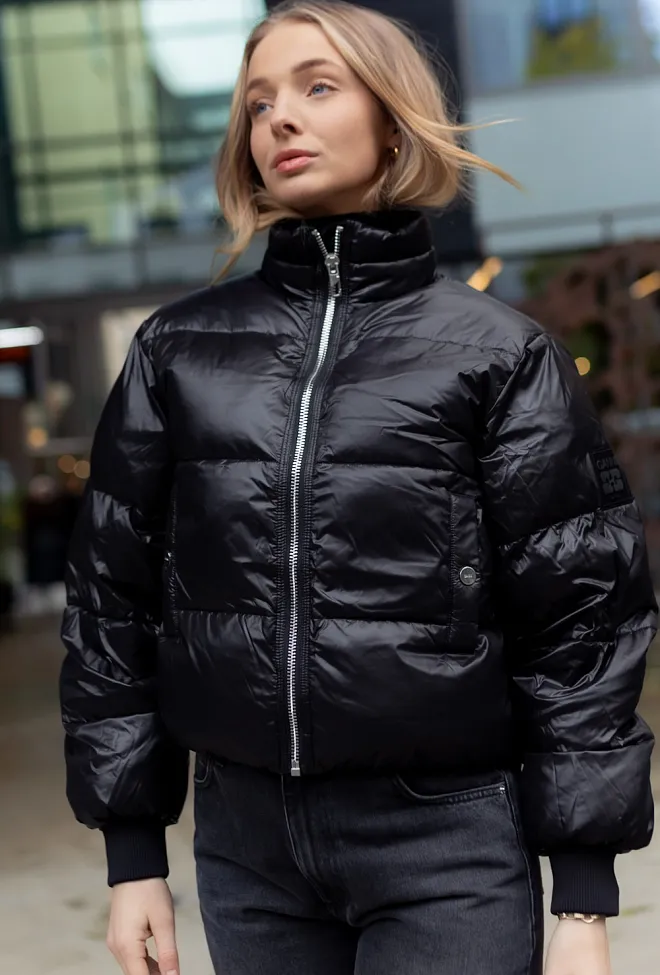 GANNI Shiny Nylon Short Puffer Jacket Black jakke 6