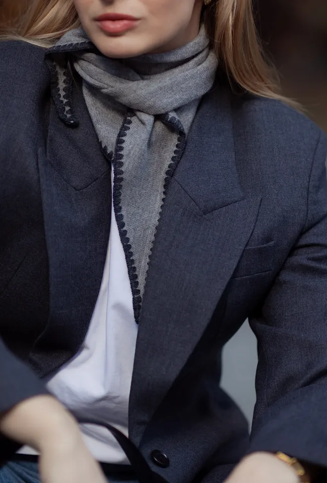 Christian Aks Mina Stitched Merino Scarf Lt Grey Melangef skjerf 5