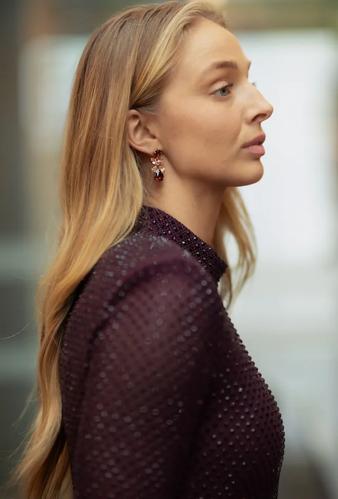Caroline Svedbom Mini Dione Earrings Gold Burgundy øredobber 2
