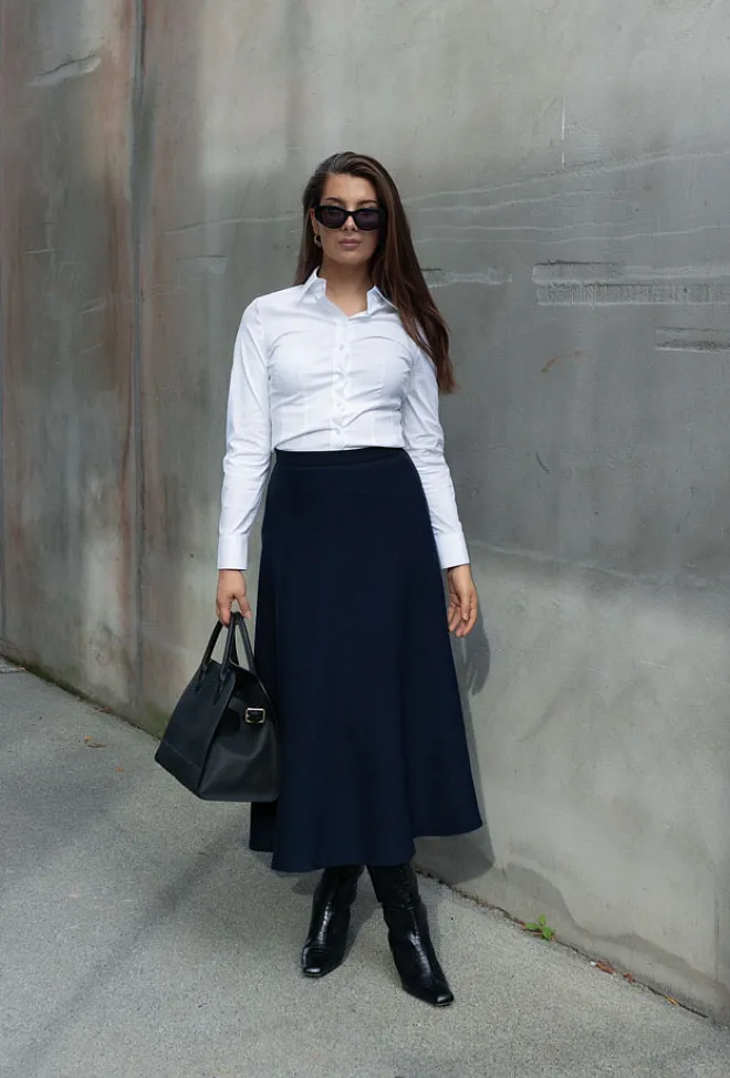 Andiata Kity 85 V Skirt Navy ullskjørt 4