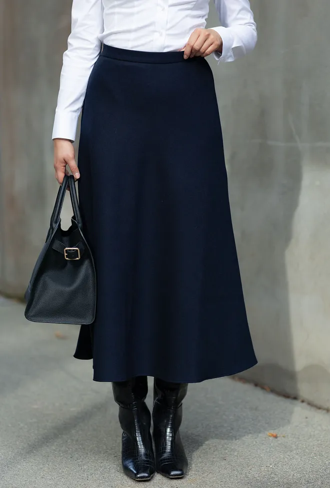 Andiata Kity 85 V Skirt Navy ullskjørt