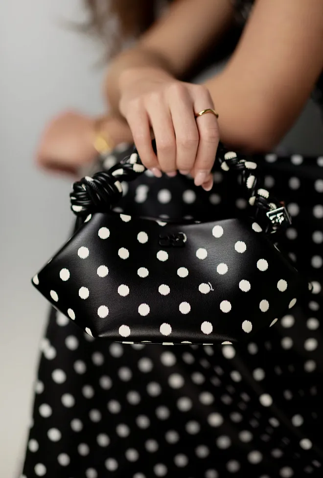 GANNI Bou Bag Mini Printed Black veske 3