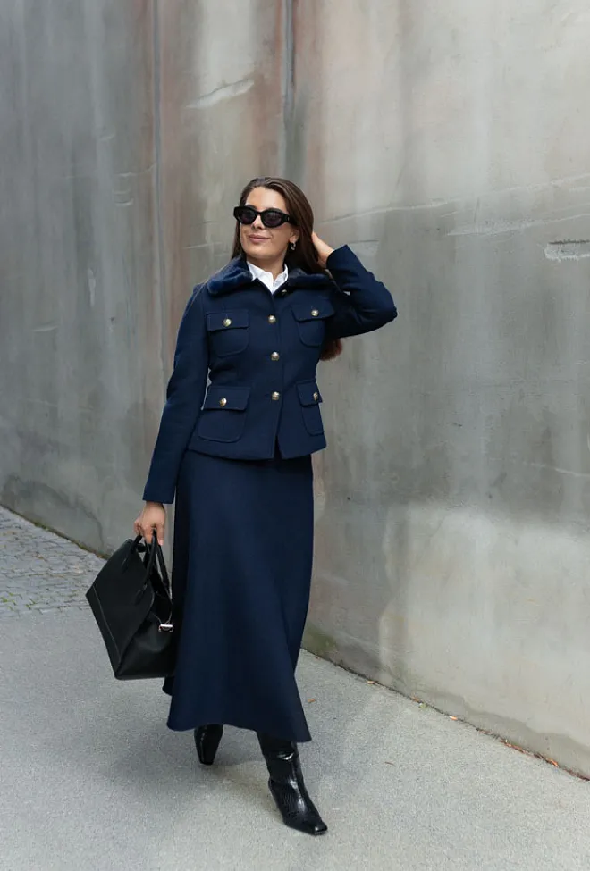 Andiata Kity 85 V Skirt Navy ullskjørt 6