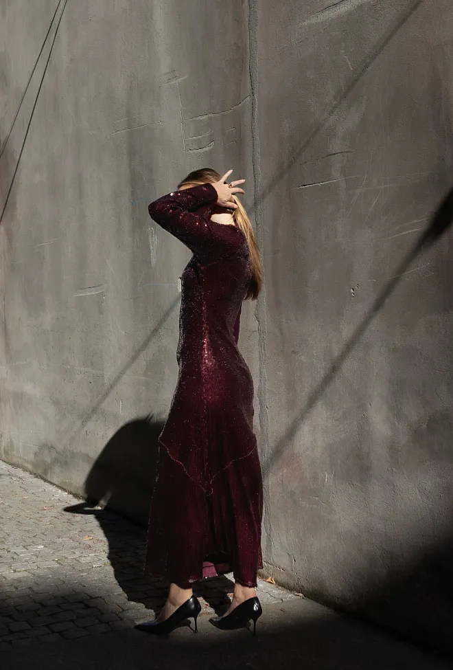 Rotate Sequin Maxi Dress Zinfandel festkjole paljettkjole 4