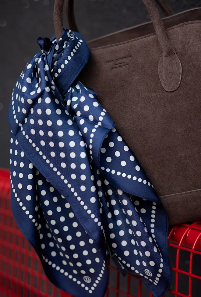 Lescarf Polkadot Scarf Navy & Cream silkeskjerf