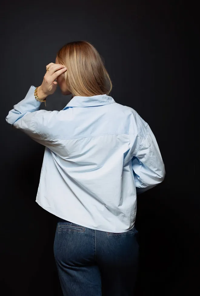My essential wardrobe MW Sunny Boxy Short Shirt Cashmere Blue skjorte 3