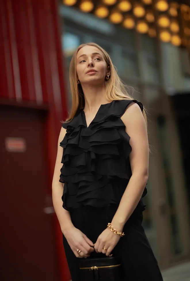 My essential wardrobe MW Eiko Florence Top Black topp 4
