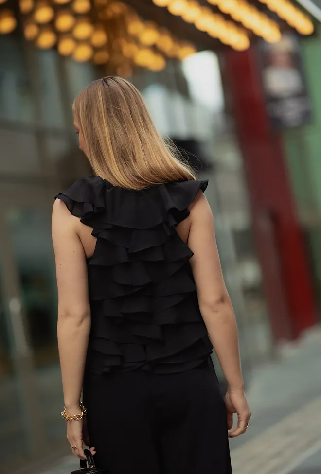 My essential wardrobe MW Eiko Florence Top Black topp 6