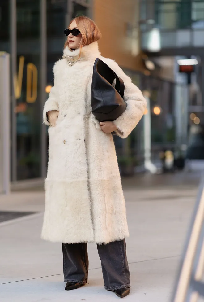 Utzon Chantelle Coat Lacon Teddy Antique White lammeskinnkåpe 2