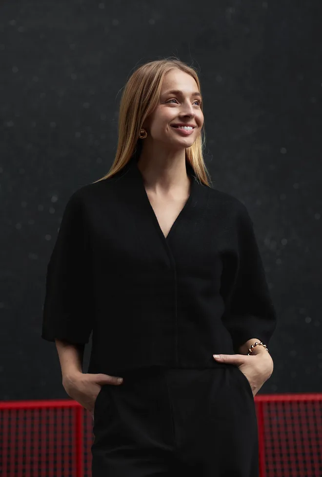 Dagmar Short Wool Cardigan Black strikket jakke