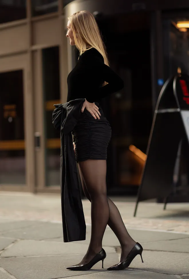 Rotate Velvet Bow Mini Dress Black festkjole 6