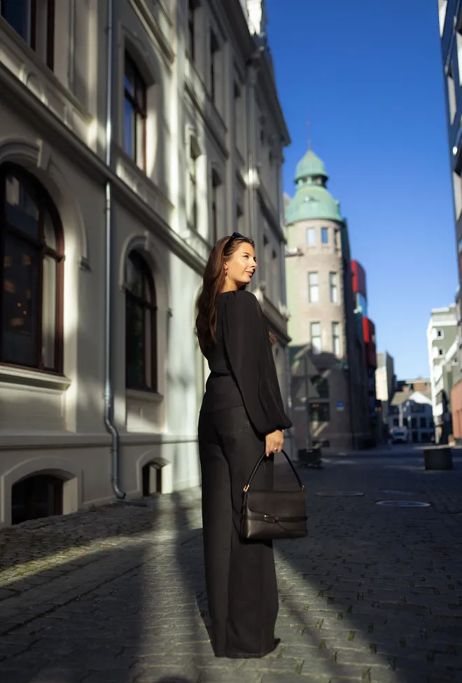Arnie Says Ashi Crepe Blouse Black bluse 3