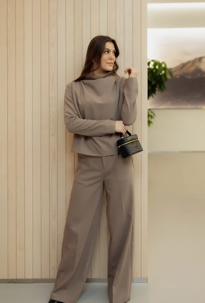 Iben Reign Tailored Extra Wide Taupe Grey dressbukse 2