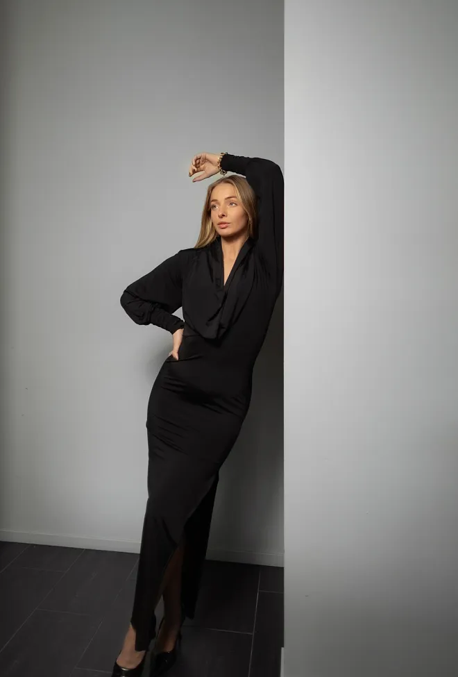 Rotate Slinky Hooded Dress Black maxikjole